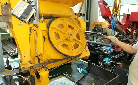 如何解决石碣镇卧式金属带锯床切削时出现的断带现象？